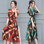 Women's Bohemian print dress a new summer dress with a v-neck and a shoulder drop